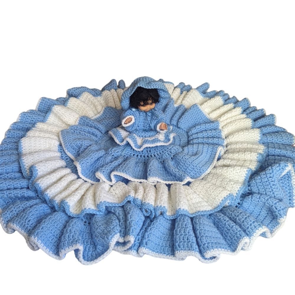 🛍️ ANTIQUE KNITTED DOLL DECOR